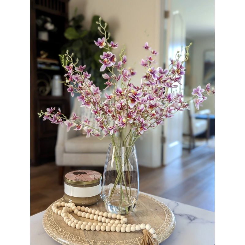 Arrangement d'orchidées dans un vase