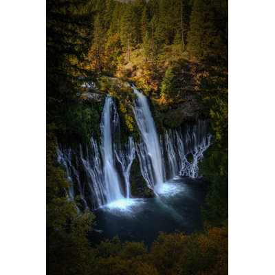 «Burney Falls Vertical, California Waterfalls and Forest», reproduction de photo sur toile