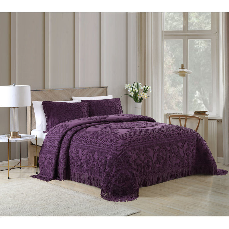 Medallion Cotton Farmhouse / Country Quilt, Queen, Eggplant