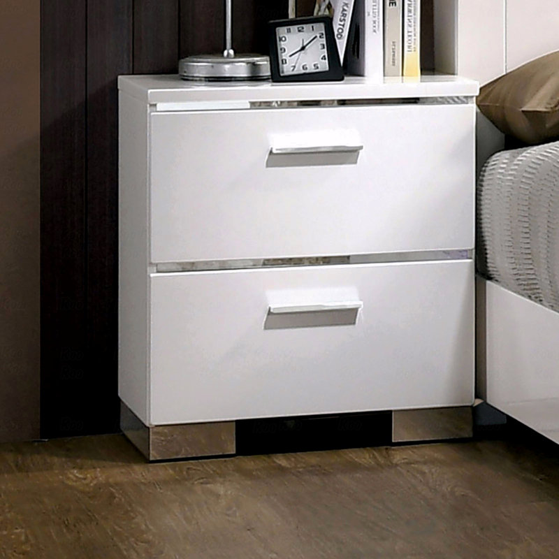 Table de chevet de chambre à coucher avec chargeur USB et pieds chromés