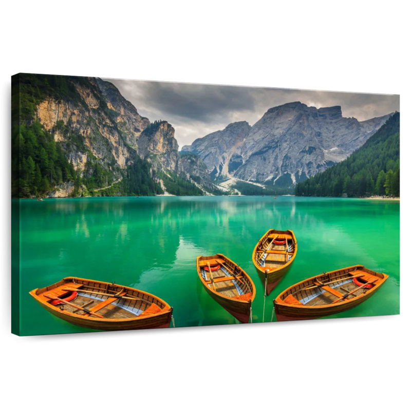 Bateaux Mehar au lac Braies, H 30 po x l 45 po