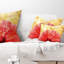 Coussin lombaire floral avec fleur d'hibiscus-89811528-89811555
