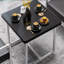 Ensemble de table et chaises de plomberie de style industriel-535994105