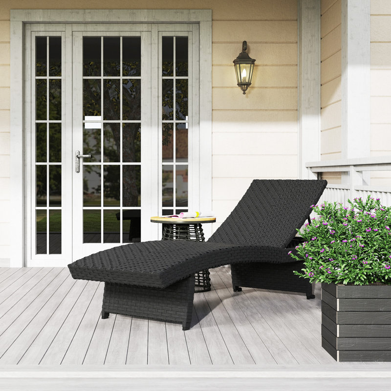Outdoor Lounge Chair