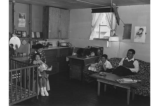 Reproduction de photo, Mr. Mr. Richard Izuno and enfants par Ansel Adams, H 28 po x l 42 po x P 1,5 po
