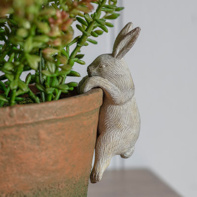 Bojorquez Rabbit Plastic Garden Statue