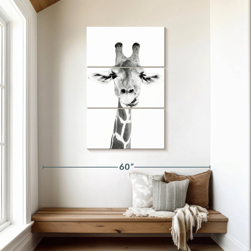 Brampt Happy Giraffe en noir et blanc, H 45 po x l 28 po