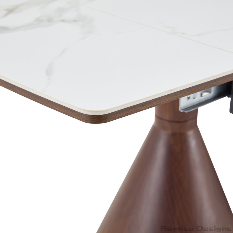 Table de salle à manger extensible à plateau en pierre: plateau de table en marbre blanc avec pieds en métal de couleur noyer. Une table de salle à manger rectangulaire d'inspiration moderne et luxueuse pour la maison, pouvant accueillir de 4 à 8 personnes.