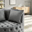 Chaise d'appoint contemporaine rembourrée et capitonnée-156031266