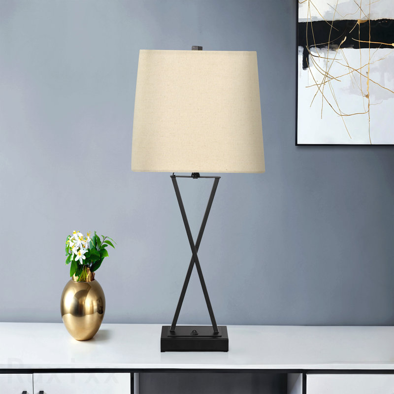 Lampe de table - H 25 po, port USB inclus, cadre en métal noir, abat-jour beige