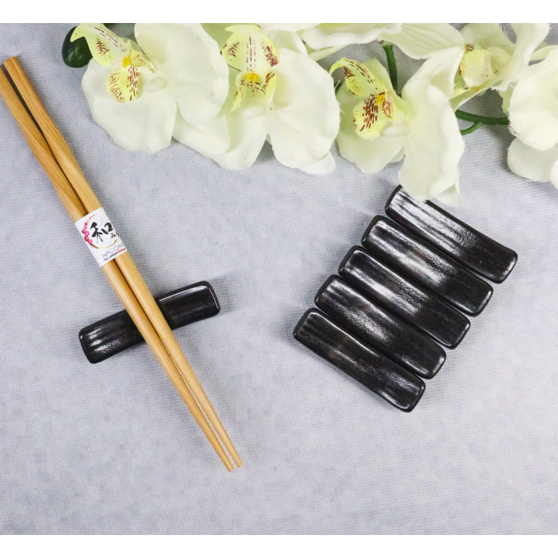 Ensemble de 6 supports à baguettes Hashioki en porcelaine noire de la collection moderne Kokuyo