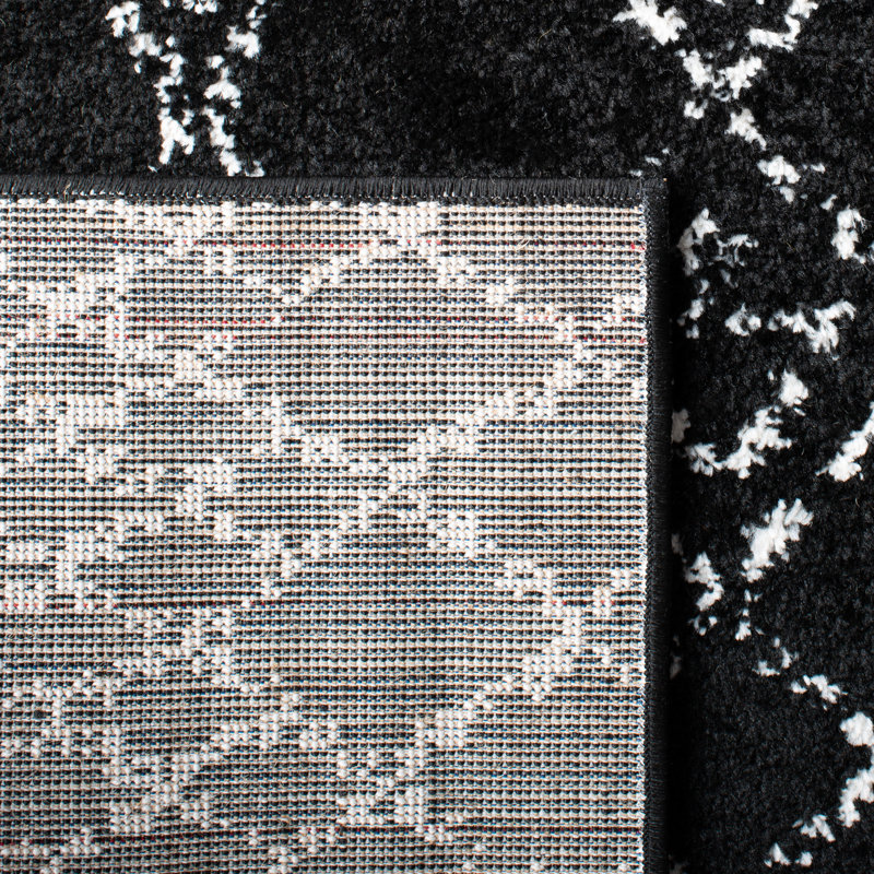 Oneridge Area Rug In Black & Ivory, Rectangle 122 x 183 cm