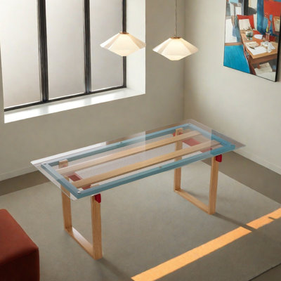 Table innovante en verre trempé et en bois massif