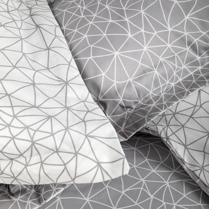 Vilano Choice Geometric Maze Reversible Duvet Cover Set, King/ Cal. King Duvet + 2 Shams, Gray