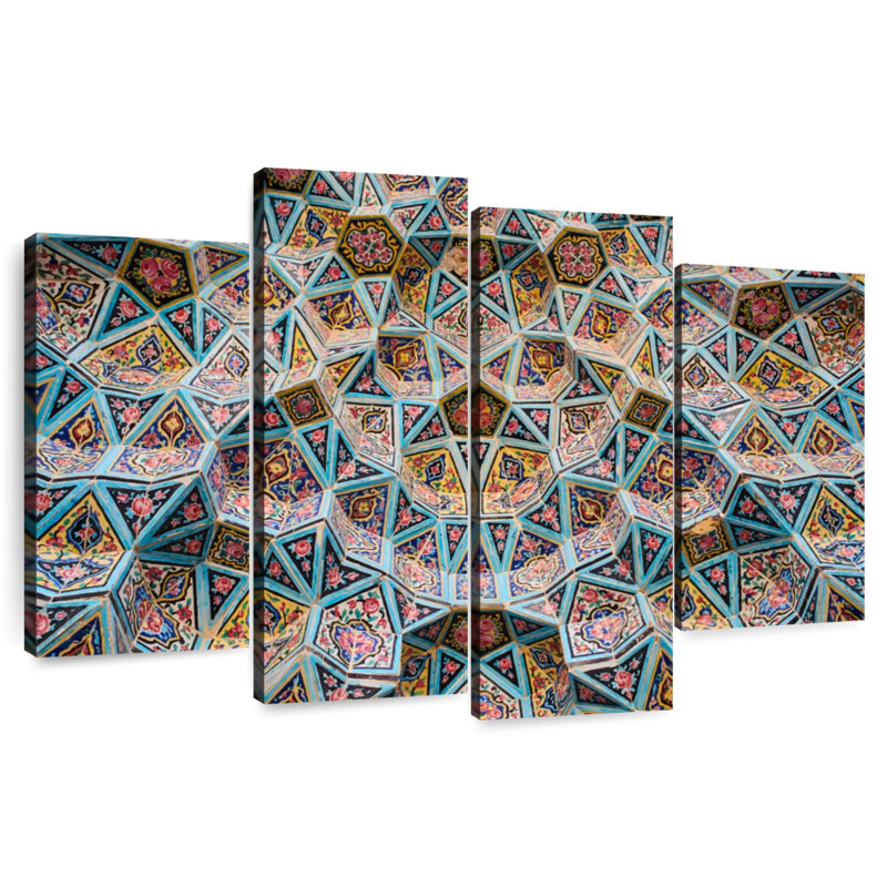 Lilie Nasir Al Molk Ceiling