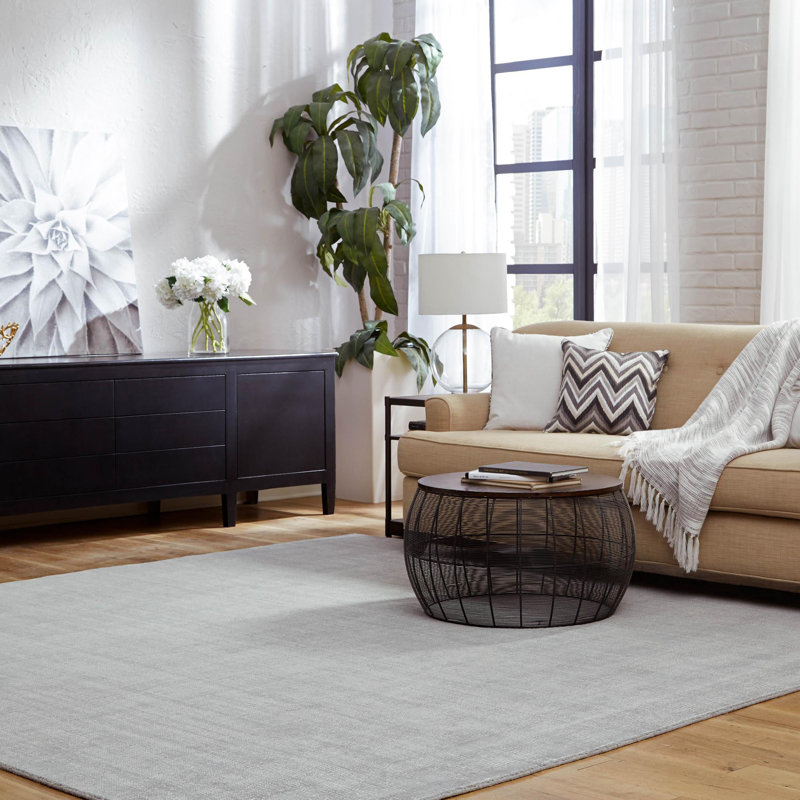 Tapis uni / rayé couleur gris-ivoire Manoir Liabah, Carré 7 pi 10 po