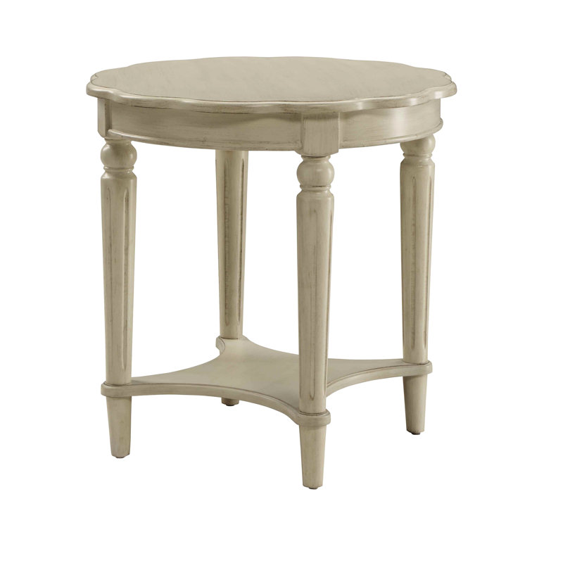 Table d'appoint blanche antique avec étagère inférieure, inspirée du décor français, idéale pour un usage quotidien.