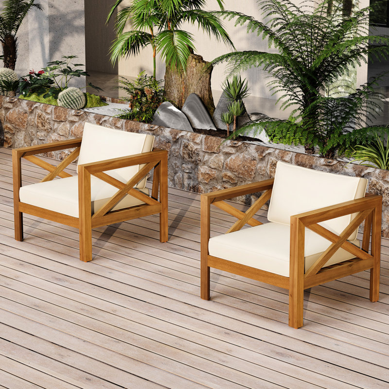 Fauteuil club d'extérieur en bois, coussins beiges, structure et confort, 2 fauteuils avec finition en tissu imperméable, solution de siège esthétique
