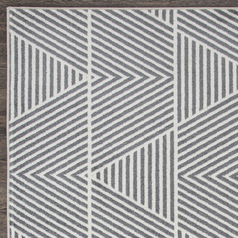 Averygrace Geometric Indoor / Outdoor Rug, Rectangle 5'3'' x 7'3''