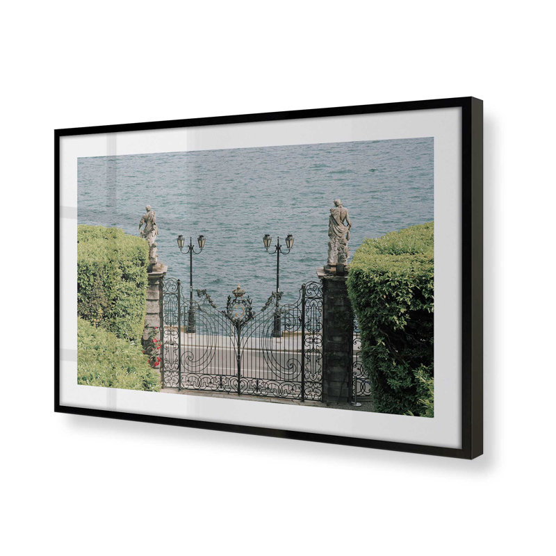 Imprimé Gates of Tranquility, H 25 po x l 37 po x P 1,25 po, Cadre photo noir satiné