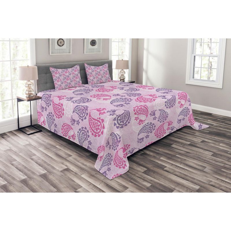 Traditional Paisley Coverlet, King Coverlet + 2 Shams