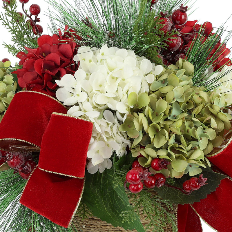Joli hortensia et baies florales avec nœuds festifs