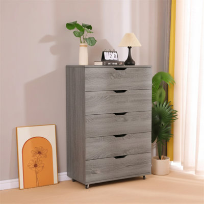 Commode à 5 tiroirs grise avec roulettes - Armoire de rangement moderne (comprend la commode seulement et non le miroir)