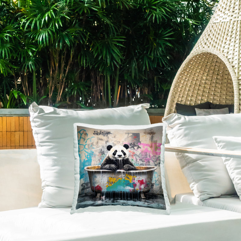 Coussin décoratif d'extérieur Graffiti Bathing Panda par Lazar Studio