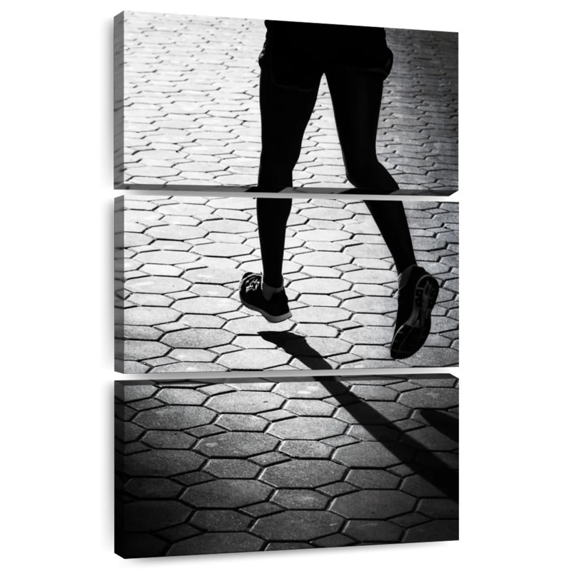 Sireci BW Jogging, 38" H x 24" W