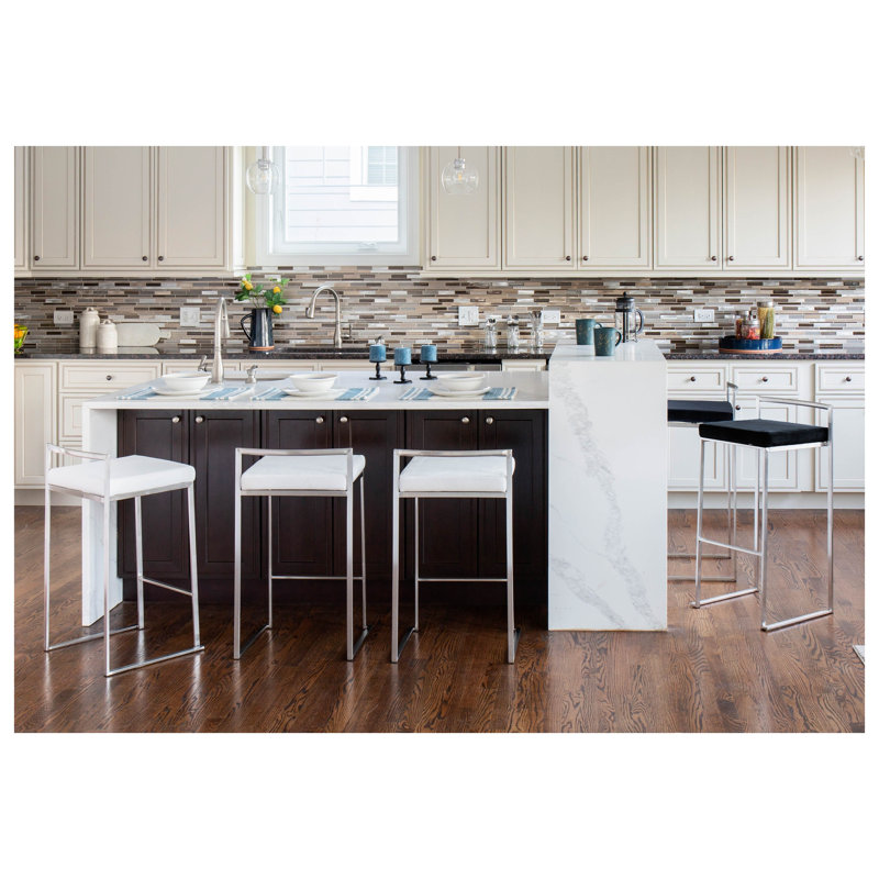 Tabouret de bar empilable contemporain avec coussin en velours noir et structure en acier inoxydable - Paquet de 2