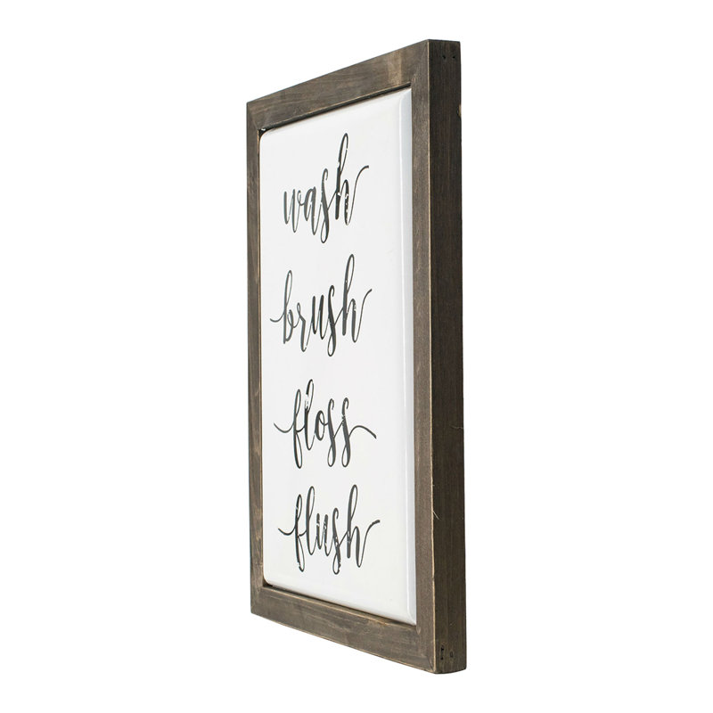 Art mural en bois émaillé Wash Brush Floss Flush - 16 po x 12 po - blanc, brun