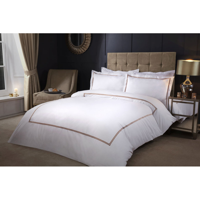 Ervin Linen Geometric Shapes Duvet Cover Set with Pillow Shams Included, Double - 2 Standard Pillowcases, White/Gold