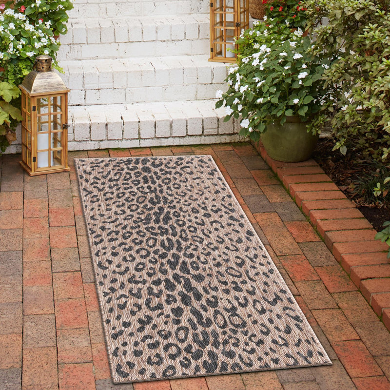 Ivery Indoor/Outdoor Area Rug, Runner 2' x 7'10"