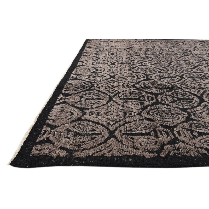 Tapis noir Outen