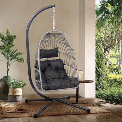 Fauteuil suspendu d'extérieur avec support et chaise pivotante en osier