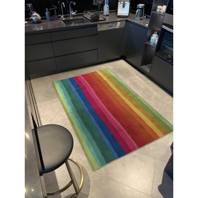 Tapis décoratif moderne à motifs de lignes verticales multicolores aux tons clairs