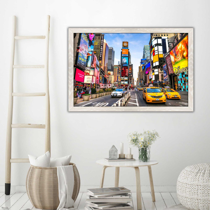 «NYC», reproduction de photo encadrée, H 21,5 po x l 27,5 po x P 0,75 po, Cadre crème délavé