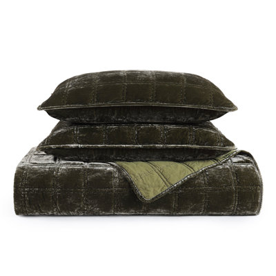 Stella Velvet Quilt Set