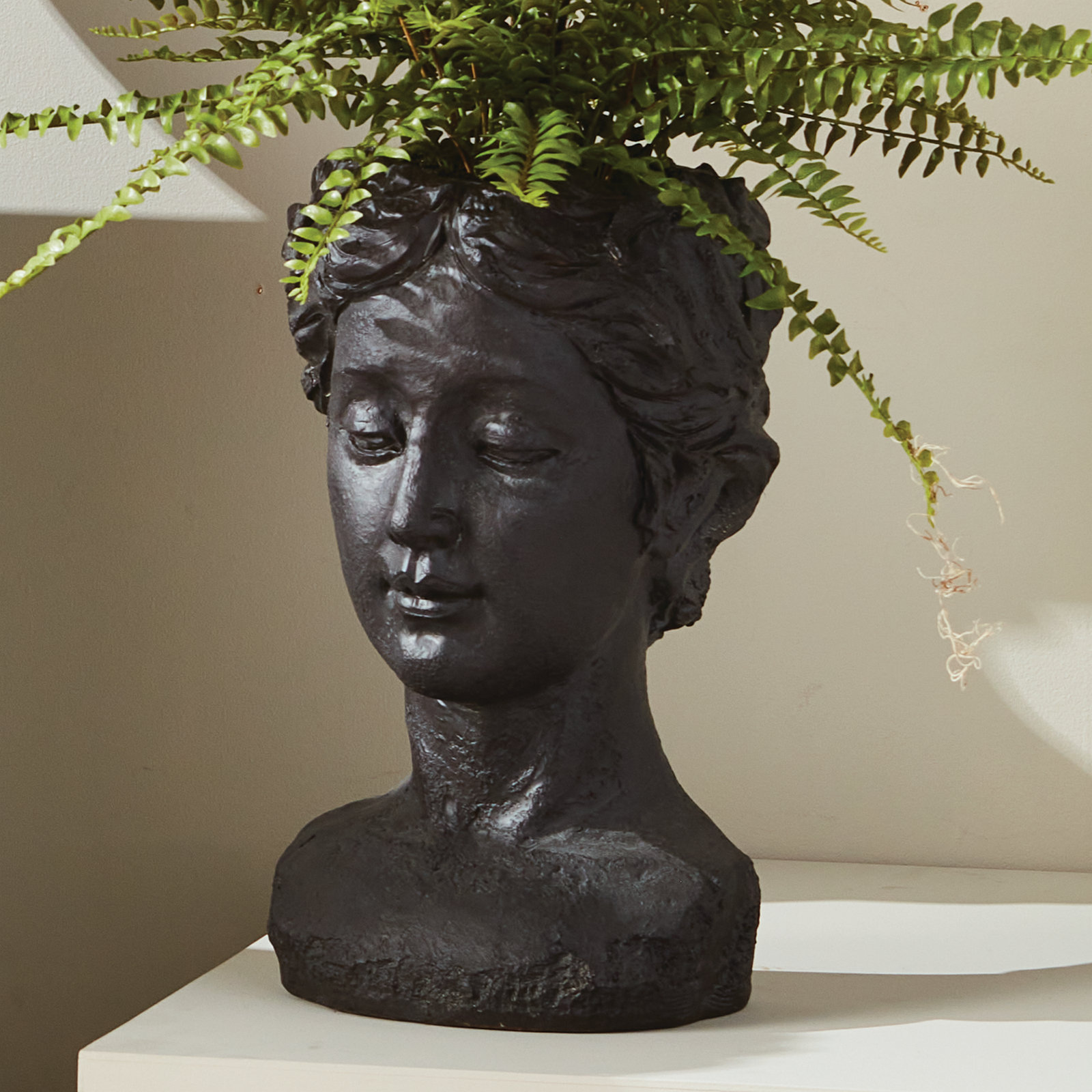 Timmins 14" Statue Planter