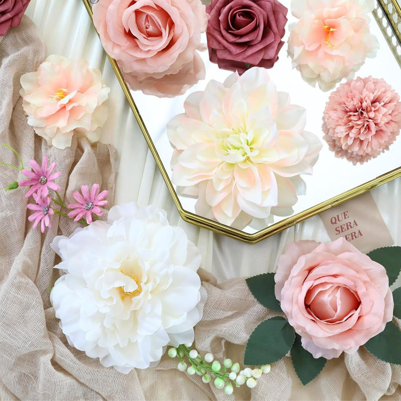 Arrangement floral en soie rosée