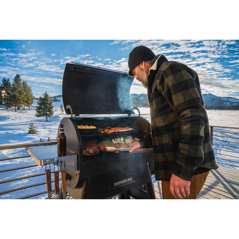 Traeger Ironwood 885 Wood Pellet Grill