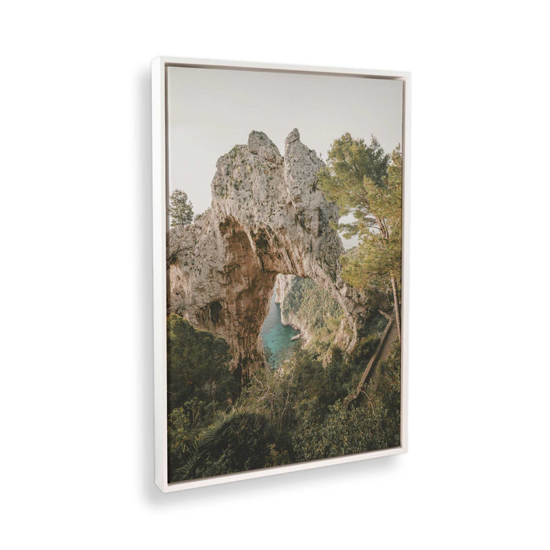Impression sur toile Nature's Archway, Cadre flottant blanc opaque, H 48,75 po x l 32,75 po x P 1,75 po