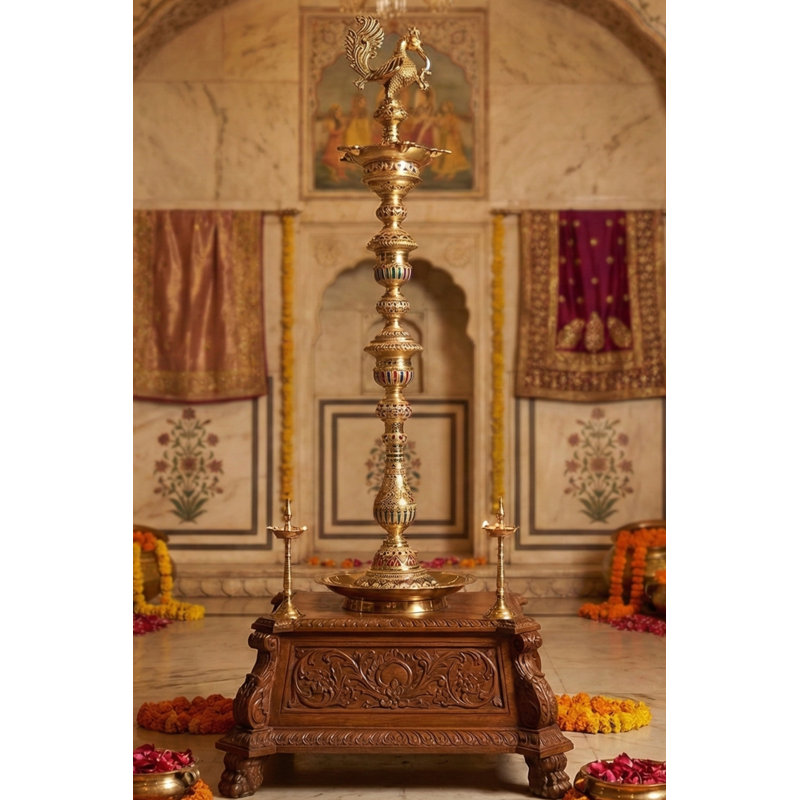 Lampe sur pied 66 pouces en laiton avec finition émaillée Meenakari, Grand Indian Anam Peacock Diya pour déclaration Lightin