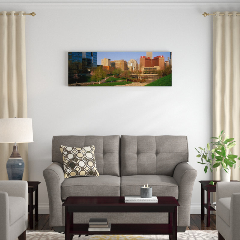 «Downtown Omaha Nebraska», reproduction de photo sur toile, H 16 po x l 48 po x P 1,5 po, Toile avec cadre noir