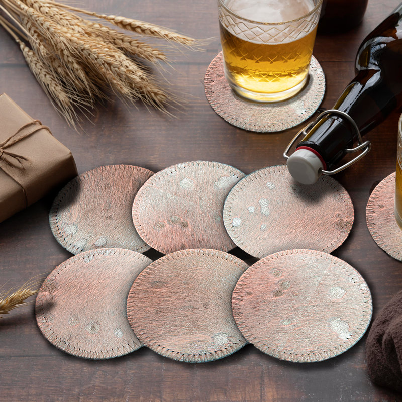Sous-verres en cuir de vache lavé à l'acide argenté avec bordure supérieure cousue (ensemble de 4 sous-verres plus un support)