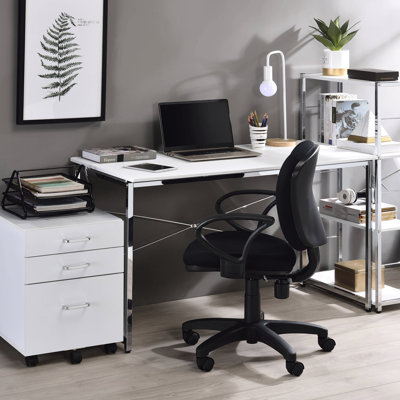 Élégant bureau blanc avec bureau de style traîneau - Mobilier stable et tendance à utiliser
