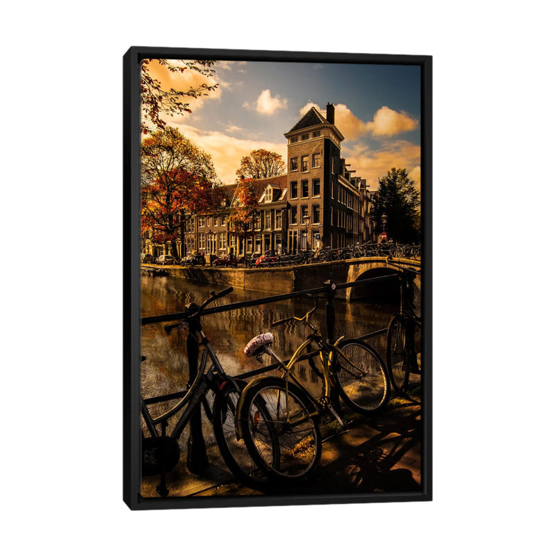 Amsterdam III, reproduction sur toile, H 26 po x l 18 po x P 1,5 po, Toile avec cadre noir, Pas de tapis