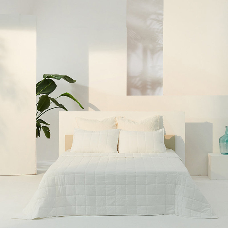 Polyester Plaid Quilt, Cotton White, Twin Quilt + 1 Standard Sham
