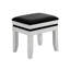 Ensemble de meuble-lavabo contemporain noir et blanc: miroir à trois volets, 14 ampoules, plateau de table en verre noir, tabouret rembourré et tiroirs doublés de feutre