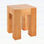 Table d'appoint cannelée en bois de pin naturel avec pieds en éléphant, parfaite pour les décors modernes